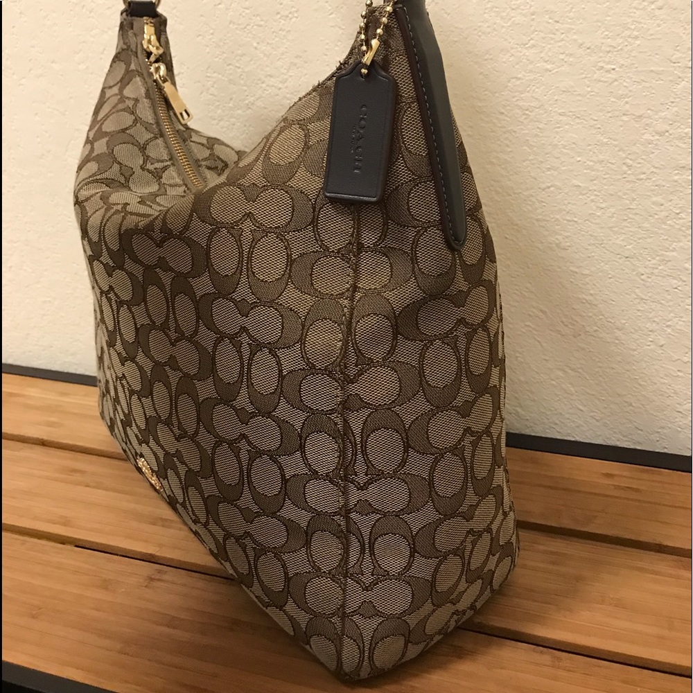 Authentic Coach - Picture 2 of 8